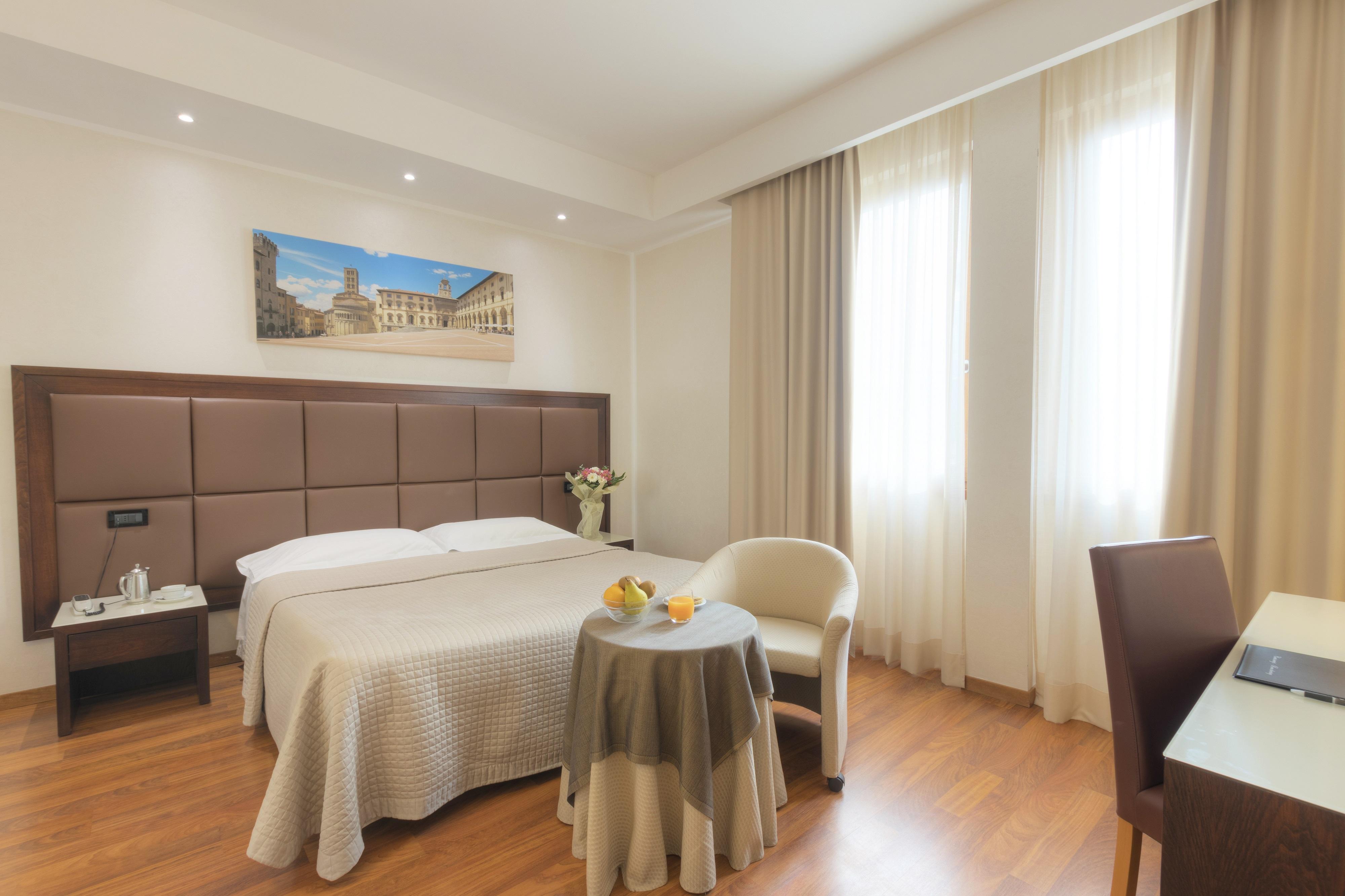 Hotel Minerva Arezzo Luaran gambar