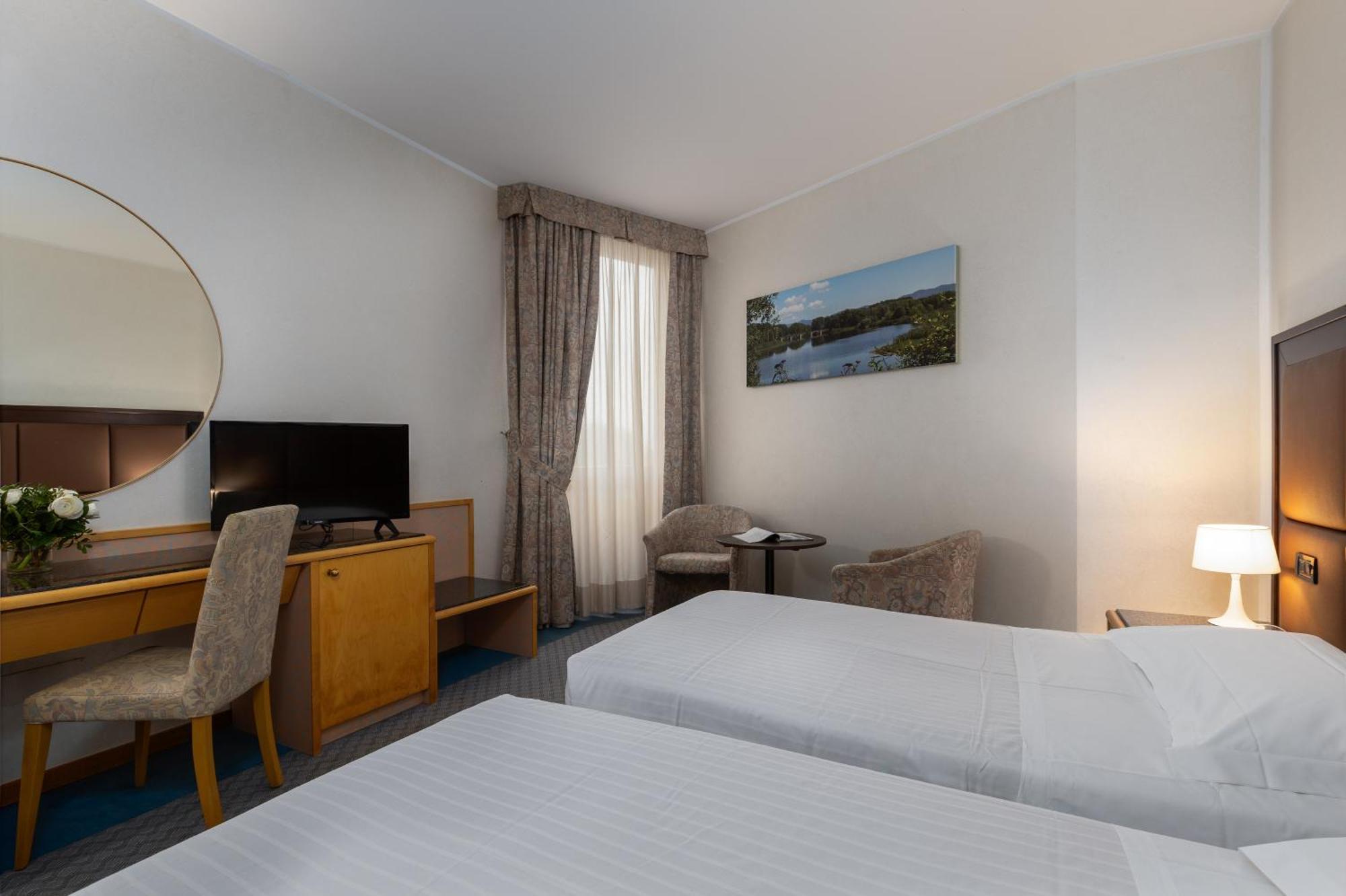 Hotel Minerva Arezzo Luaran gambar