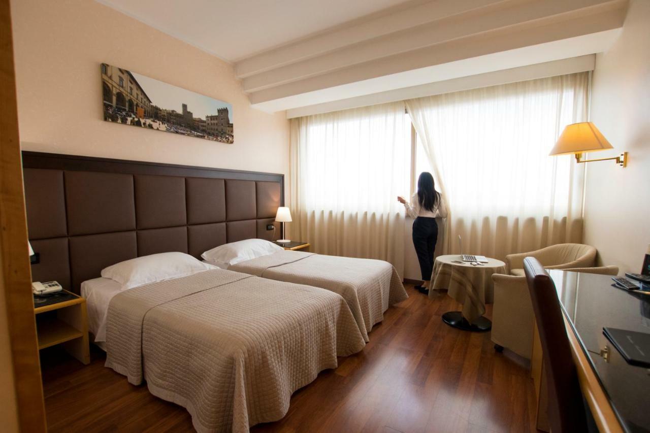Hotel Minerva Arezzo Luaran gambar